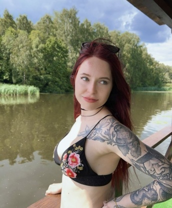 Если ты хочешь окунуться в мир удовольствия и релакса, то тебе ко мне! Я предлагаю широкий спектр услуг, которые помогут тебе расслабиться и насладиться каждой минутой. Мои возможности безграничны, я открыта для экспериментов и новых приятных ощущений. У меня есть отличные отзывы от моих довольных клиентов, и я уверена, что ты тоже останешься доволен нашей встречей. Еще я могу поделиться с тобой моими фото 📸. Жду тебя в Москве, чтобы сделать твои фантазии реальностью! 😉 Светлана